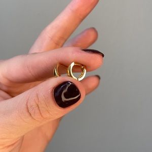 NEW 18k gold filled huggy earrings